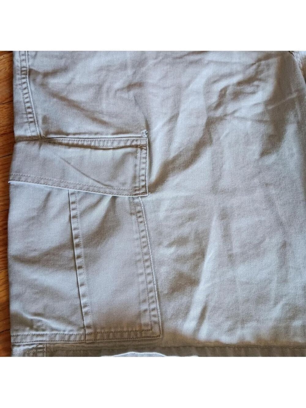 Lee Dungarees Men's Khaki Cargo Shorts - Picture 3 of 8